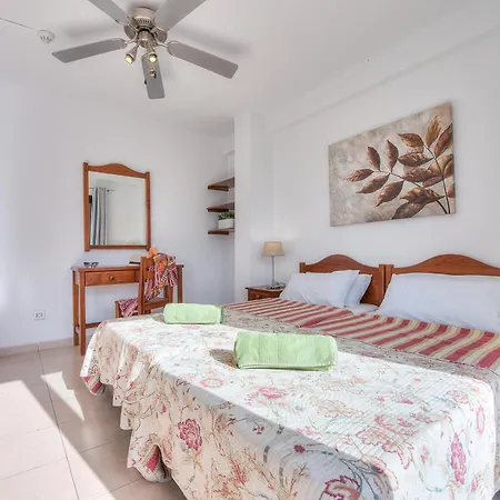 Front Americas Apartman *