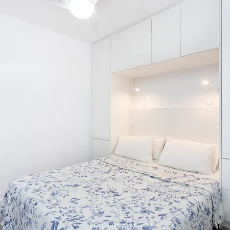 Front Americas Apartman