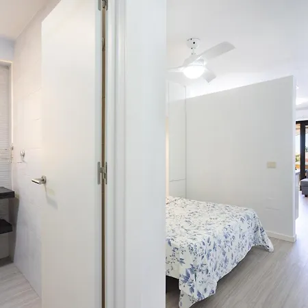 Front Americas Apartman *