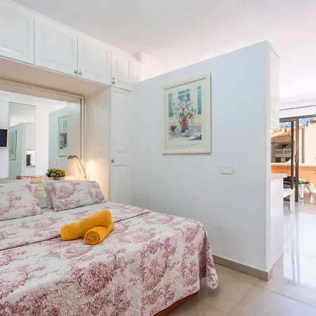 Apartman Front Americas