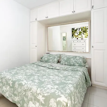 Front Americas Apartman *